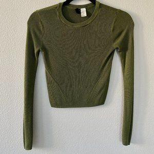 Long sleeve crop top